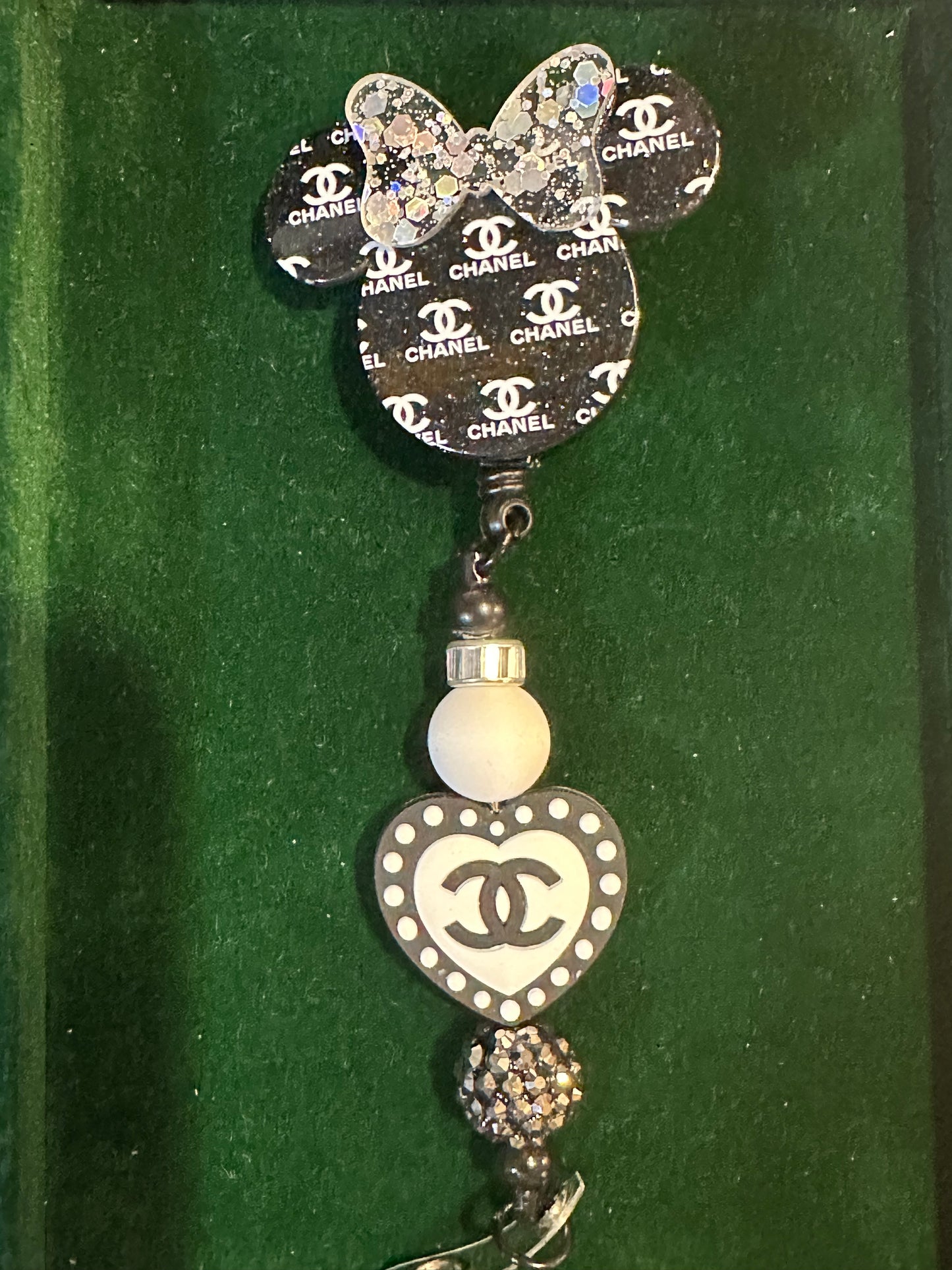 CHANEL/BADGES ID