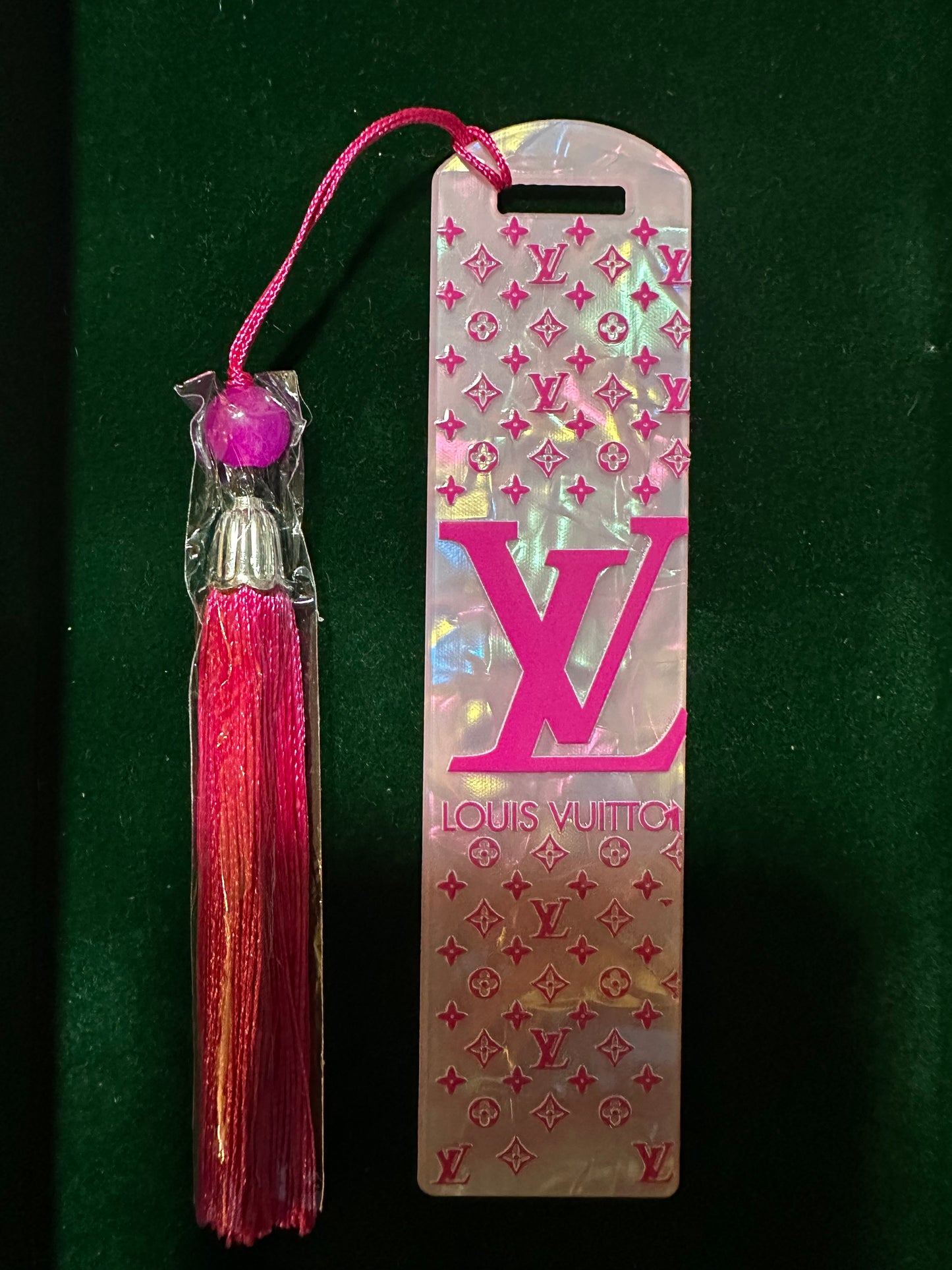 LV/BOOKMARK