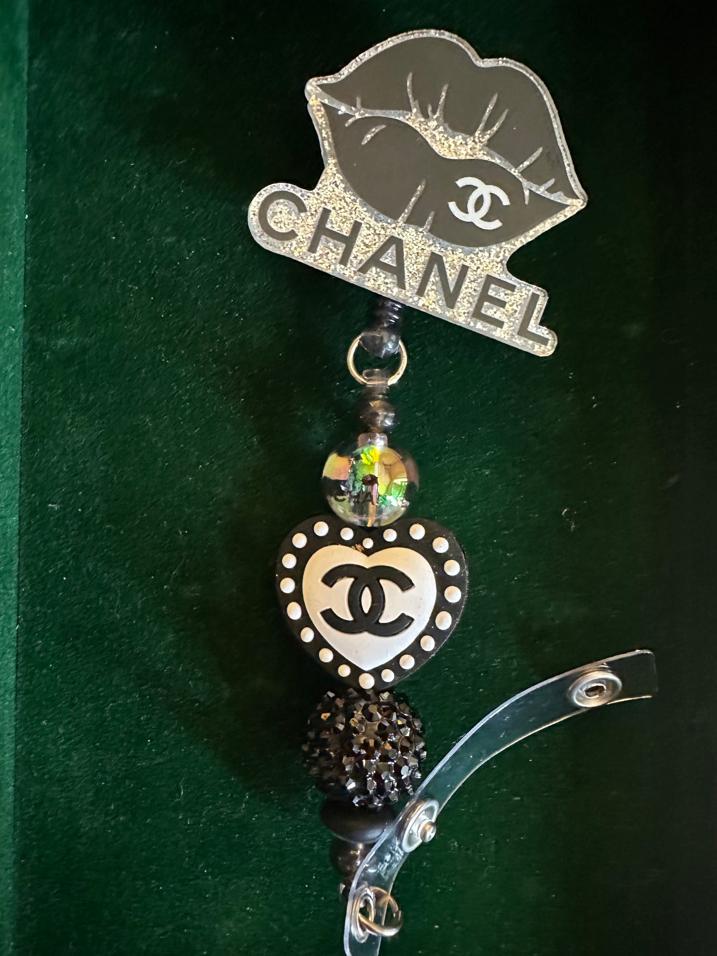 CHANEL/BADGES ID