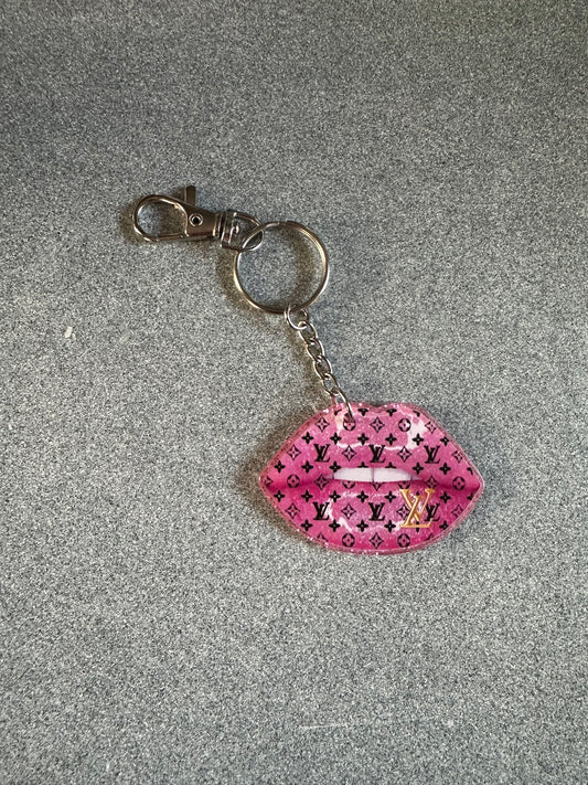 LV LID/KEY CHAIN