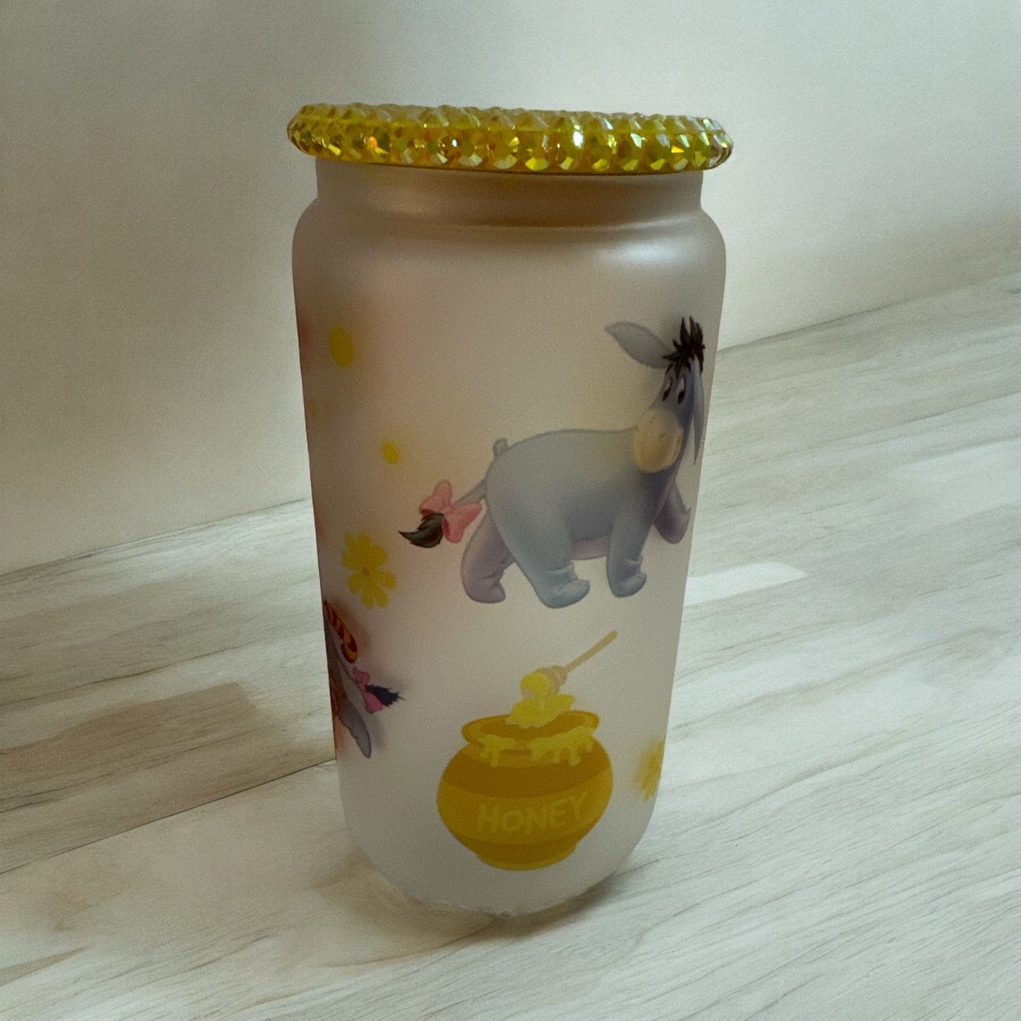 WINNIE THE POOH/GLASS CAN