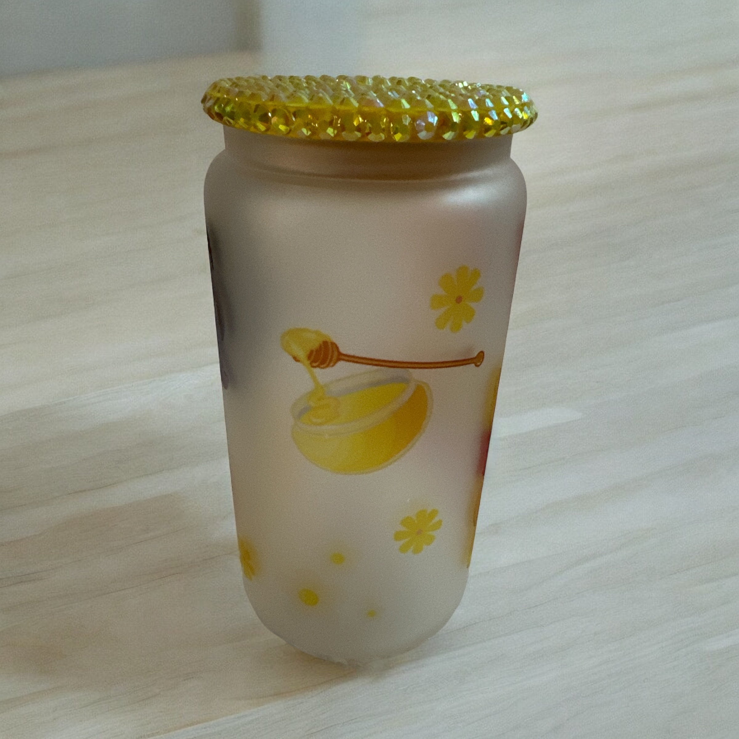 WINNIE THE POOH/GLASS CAN